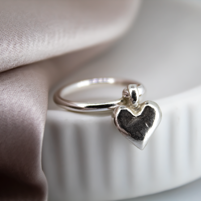 Sweet Heart Dangle Ring
