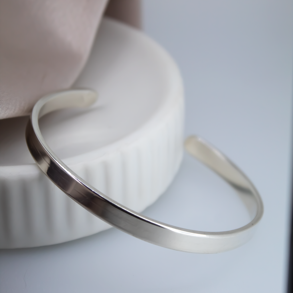 The Plain Cuff