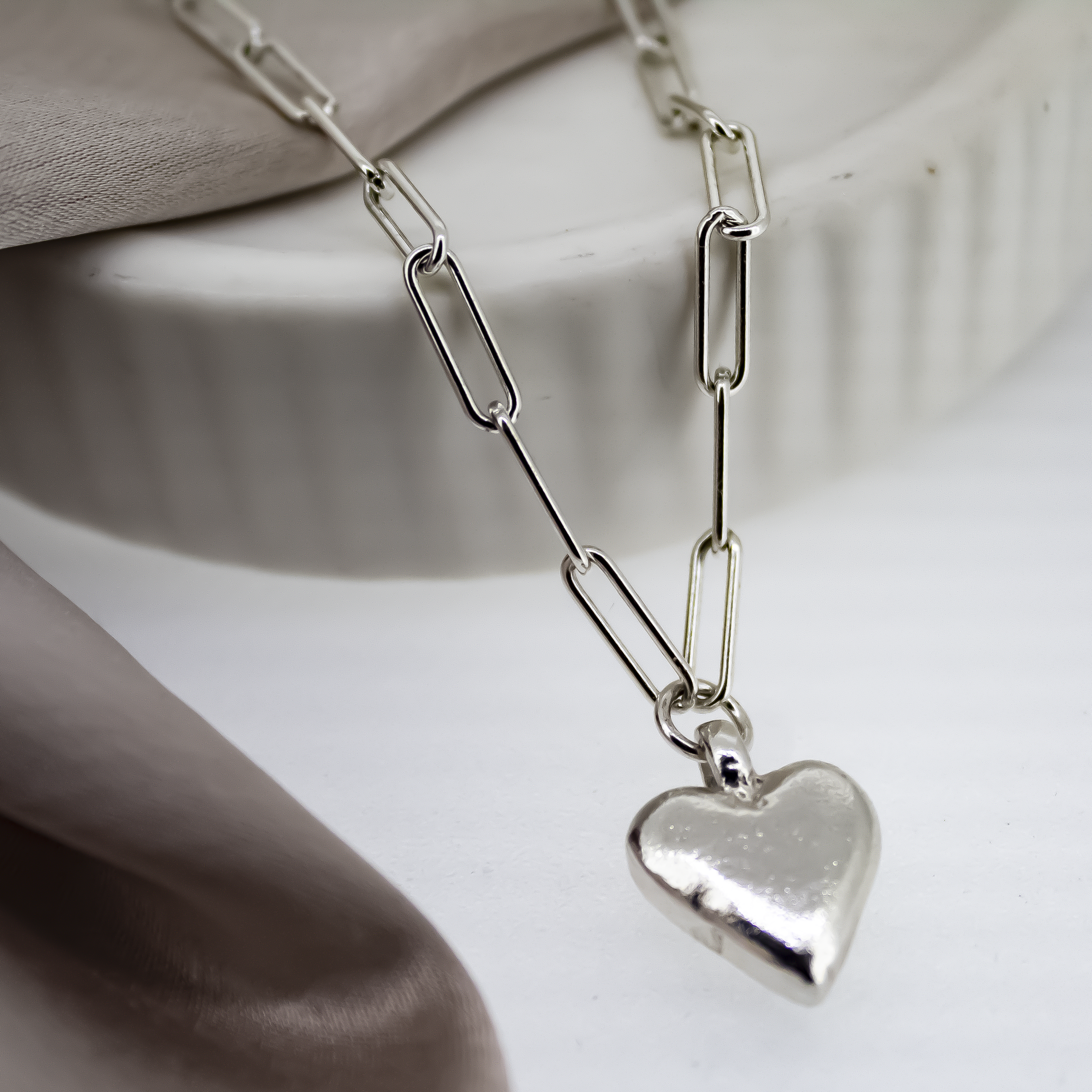 Large heart Trace chain necklace