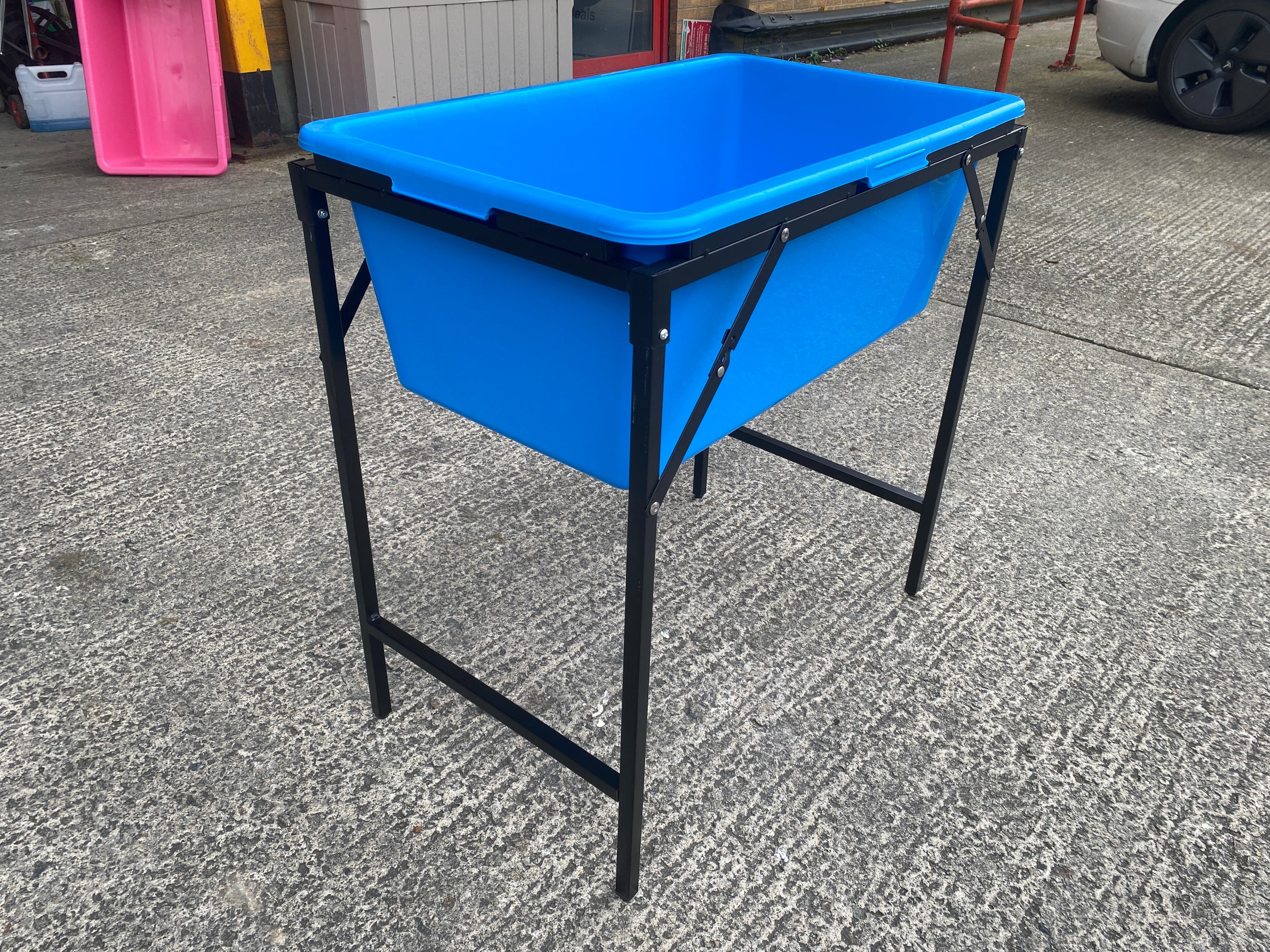 Blue Dog Bath with Drain Valve (WL) and Stand