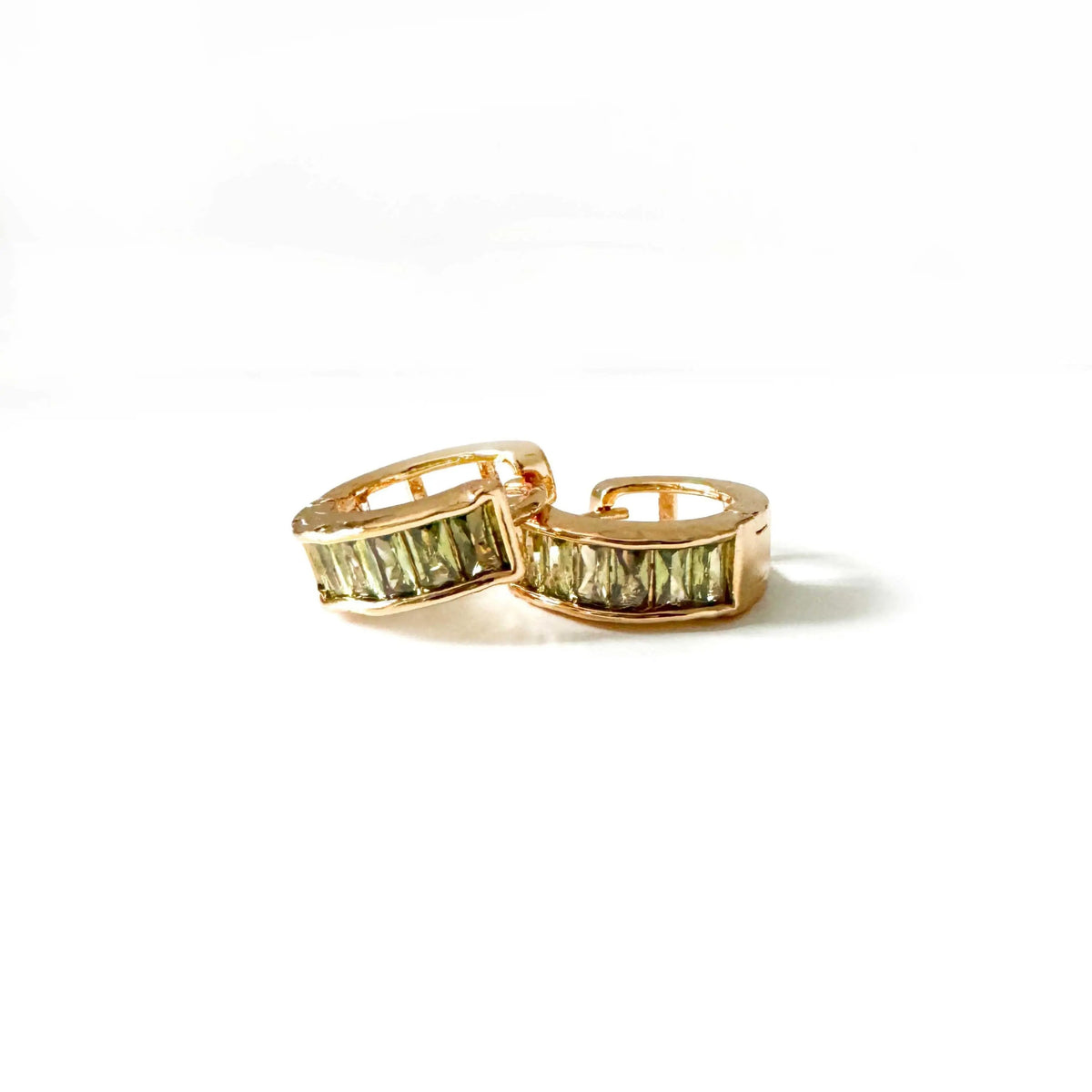 Emmie Green Juwelen Huggie Creolen