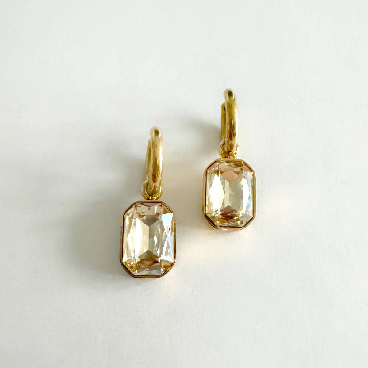Rani Luxe 18k vergoldete Champagner-Juwelenohrringe