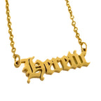 Collar con nombre personalizado en inglés antiguo