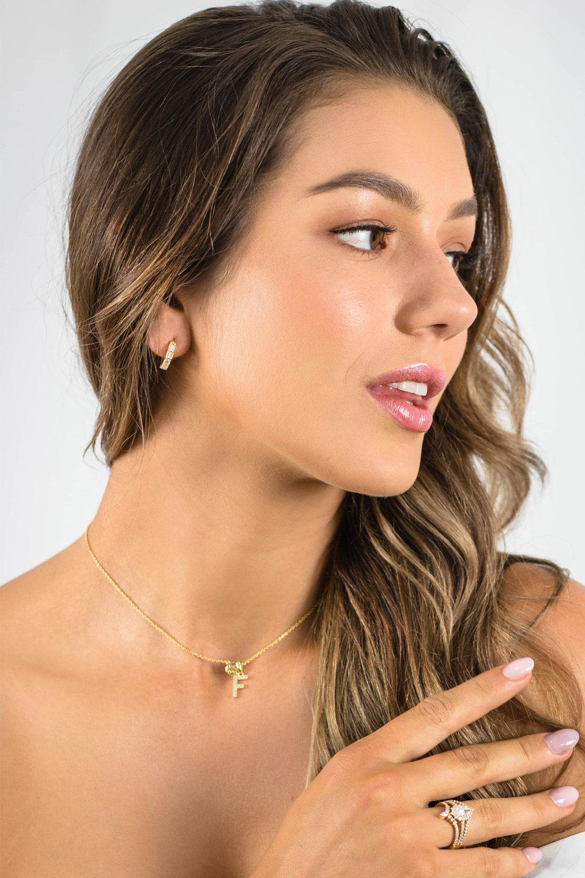 LUXURY LETTERS F INITIAL PENDANT GOLD