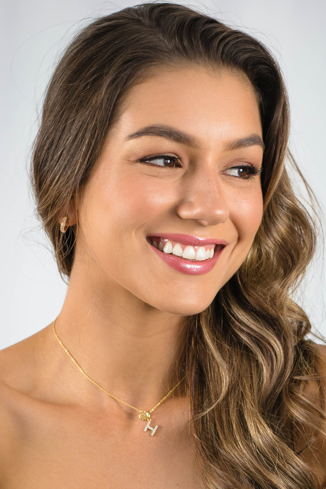 LUXURY LETTERS H INITIAL PENDANT GOLD