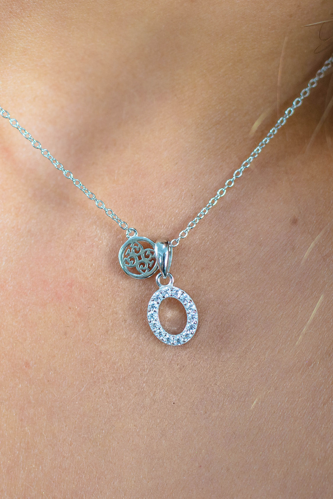 LUXURY LETTERS O INITIAL PENDANT SILVER