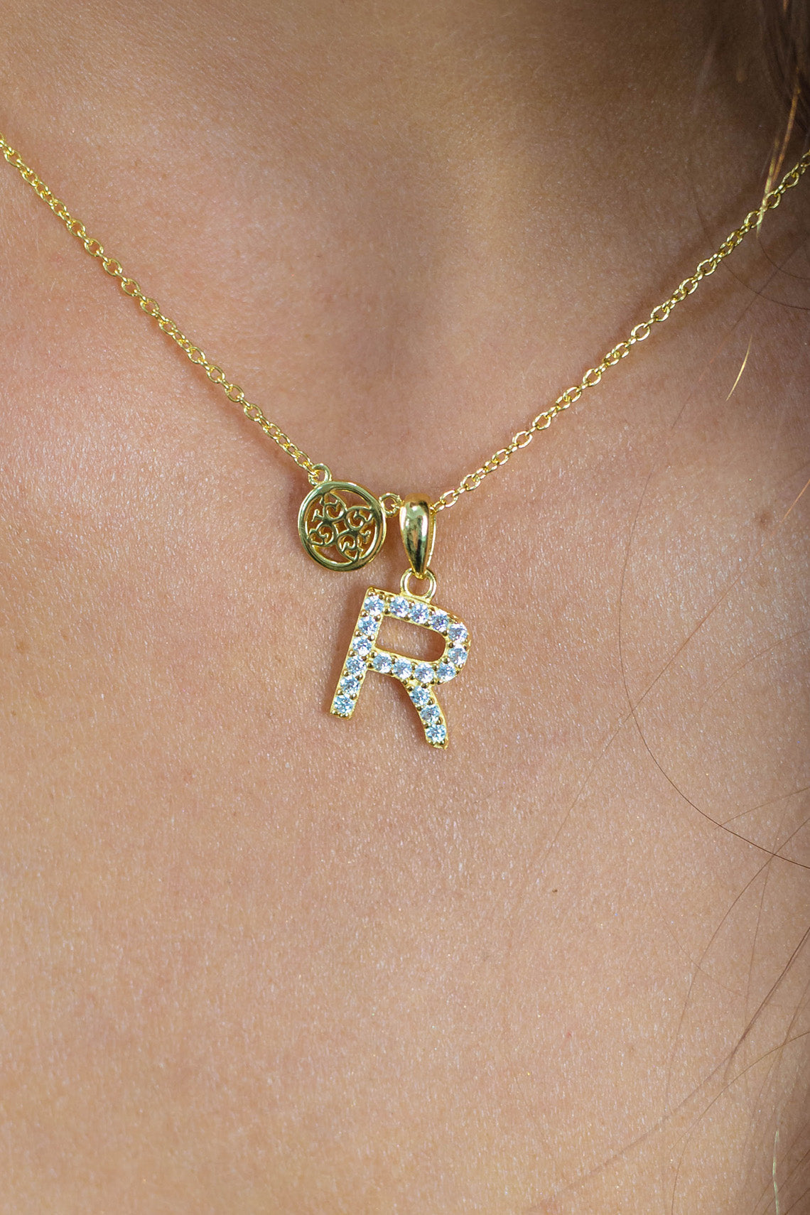 LUXURY LETTERS R INITIAL PENDANT GOLD