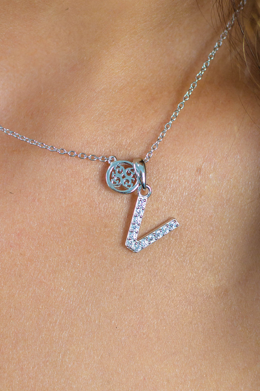 LUXURY LETTERS V INITIAL PENDANT SILVER