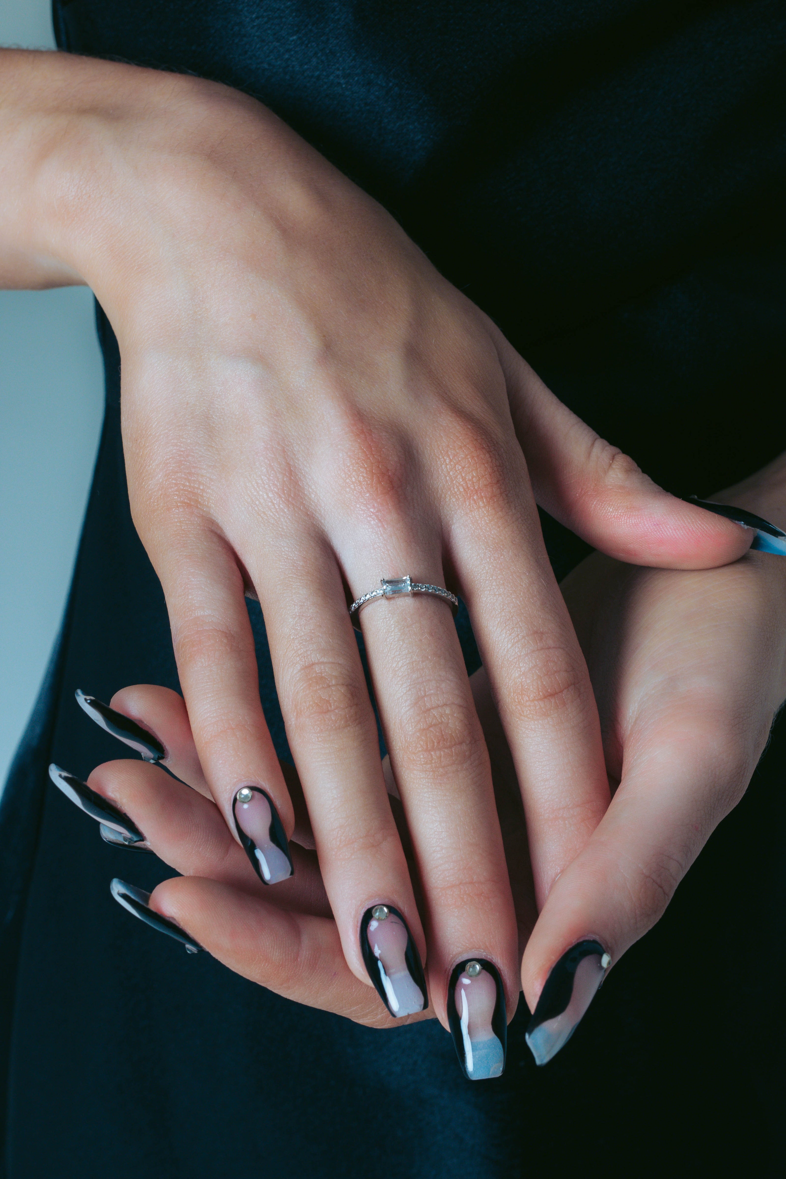 MIKA BAGUETTE RING