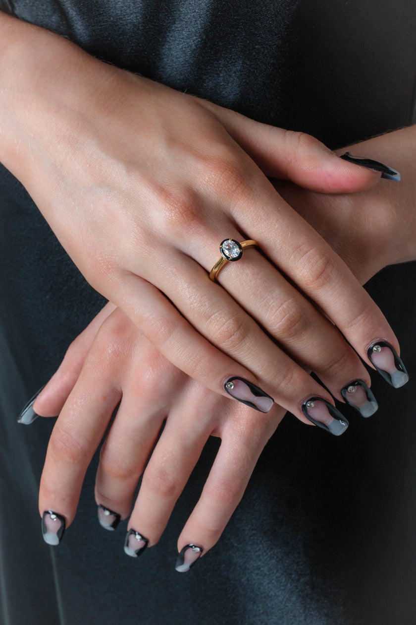 REFLECTION OVAL RING GOLD & BLACK ENAMEL