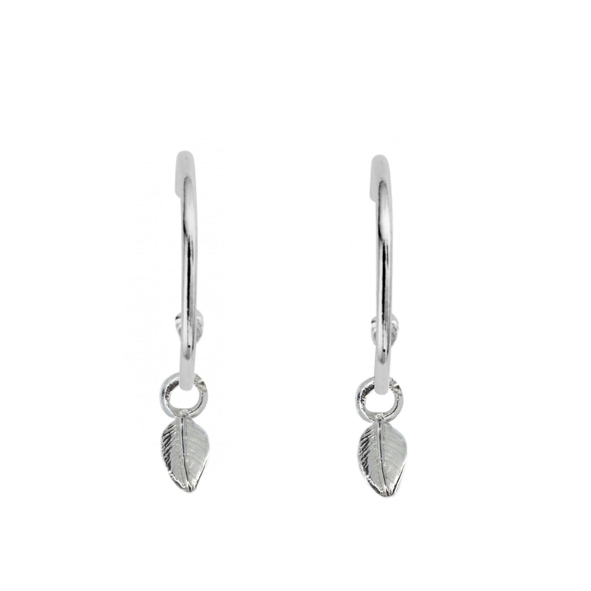 Aretes de aro con dije de hoja