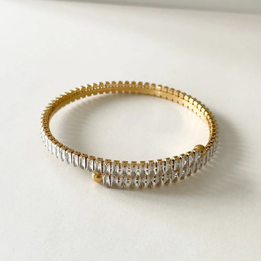 Avery Luxe 18k vergoldetes Armband mit Schmucksteinen