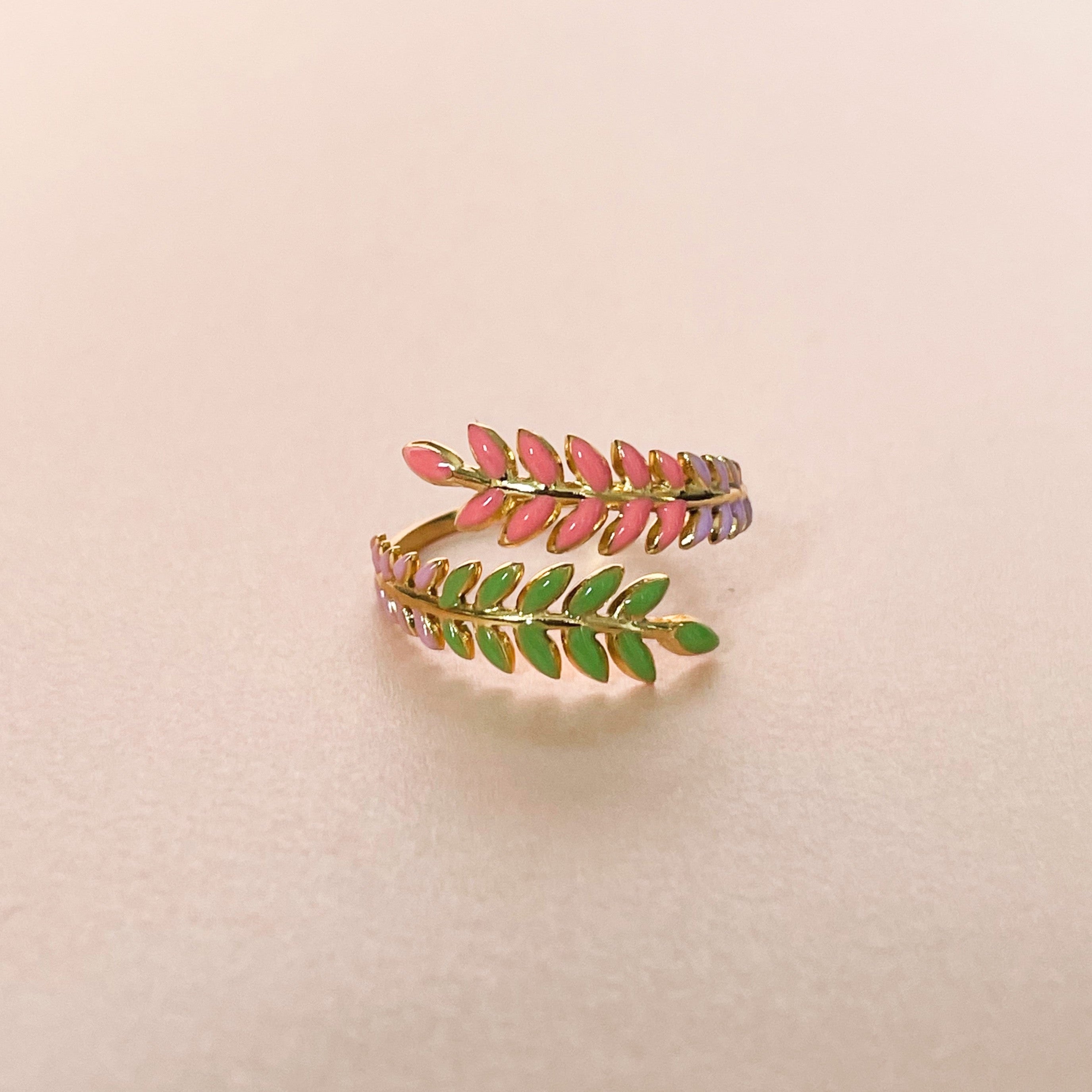 Anillo de corona con baño de oro de 18k Angel Luxe