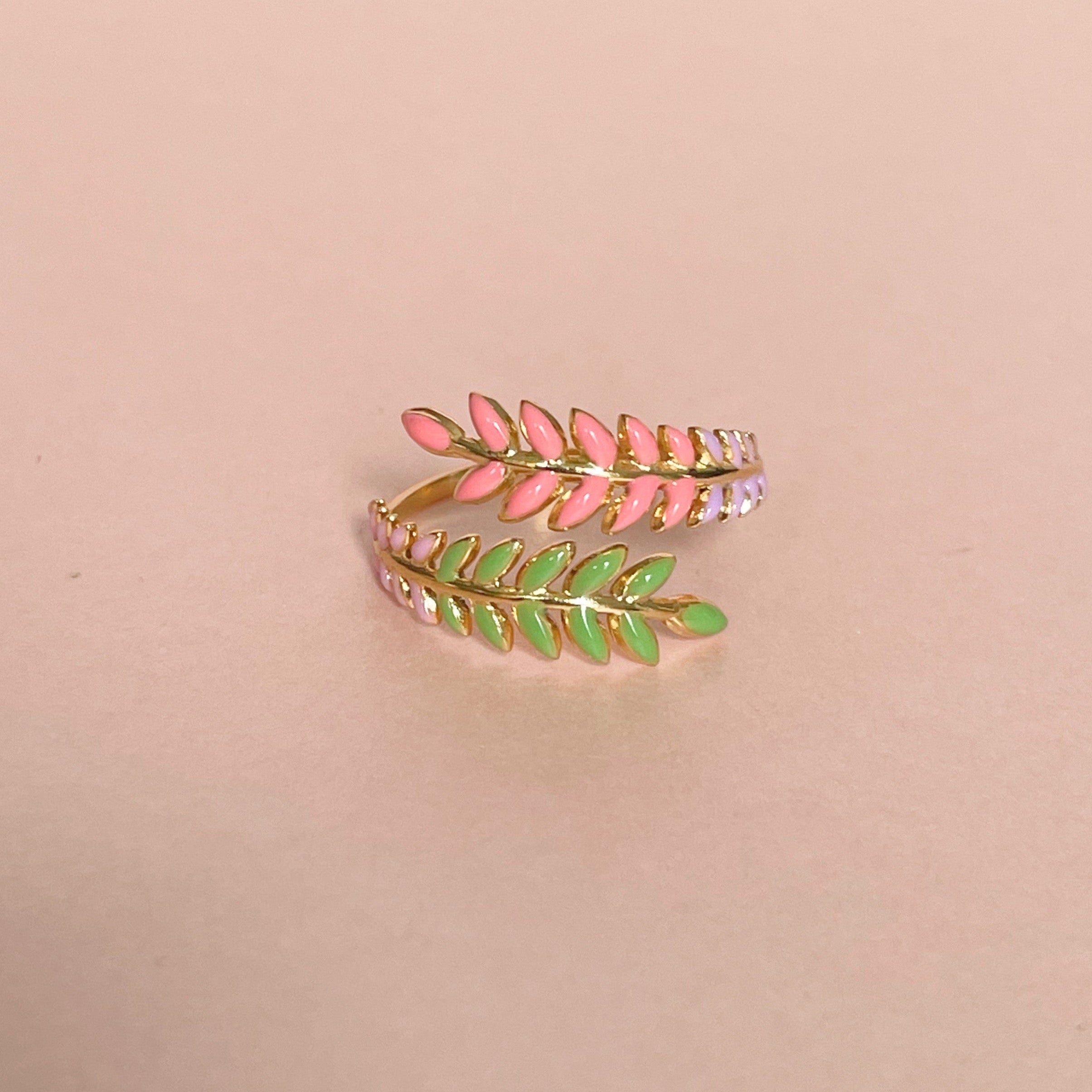 Anillo de corona con baño de oro de 18k Angel Luxe