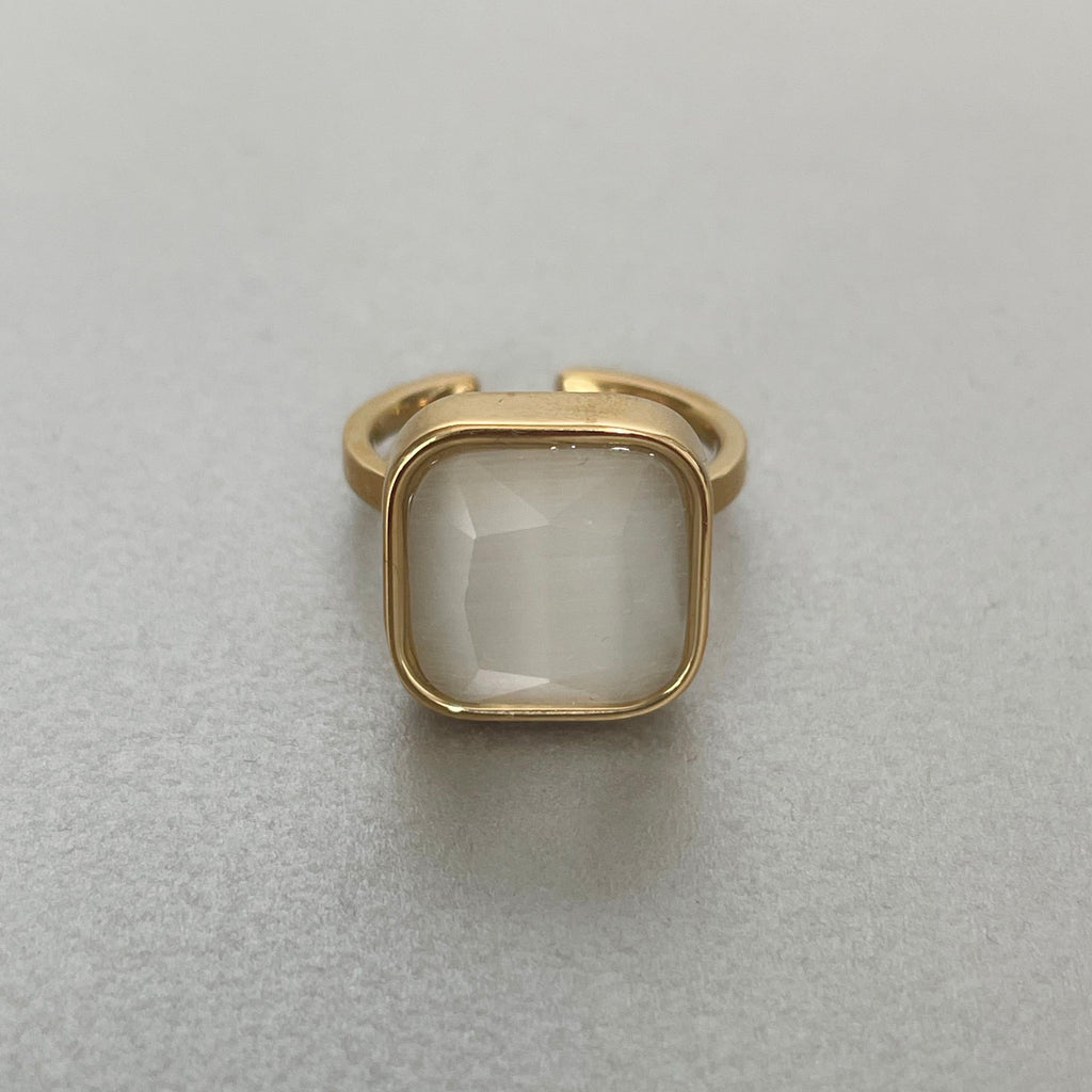 Anillo blanco Hestia Luxe chapado en oro de 18k