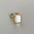Anillo blanco Hestia Luxe chapado en oro de 18k
