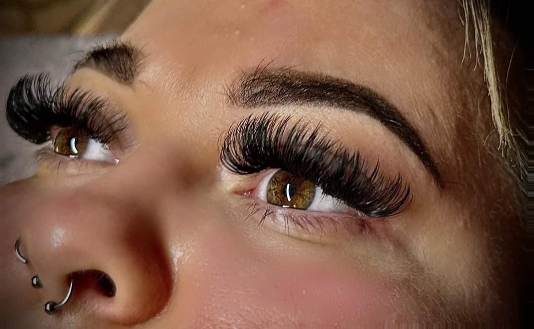 Mega Volume 16 Row Lash Tray