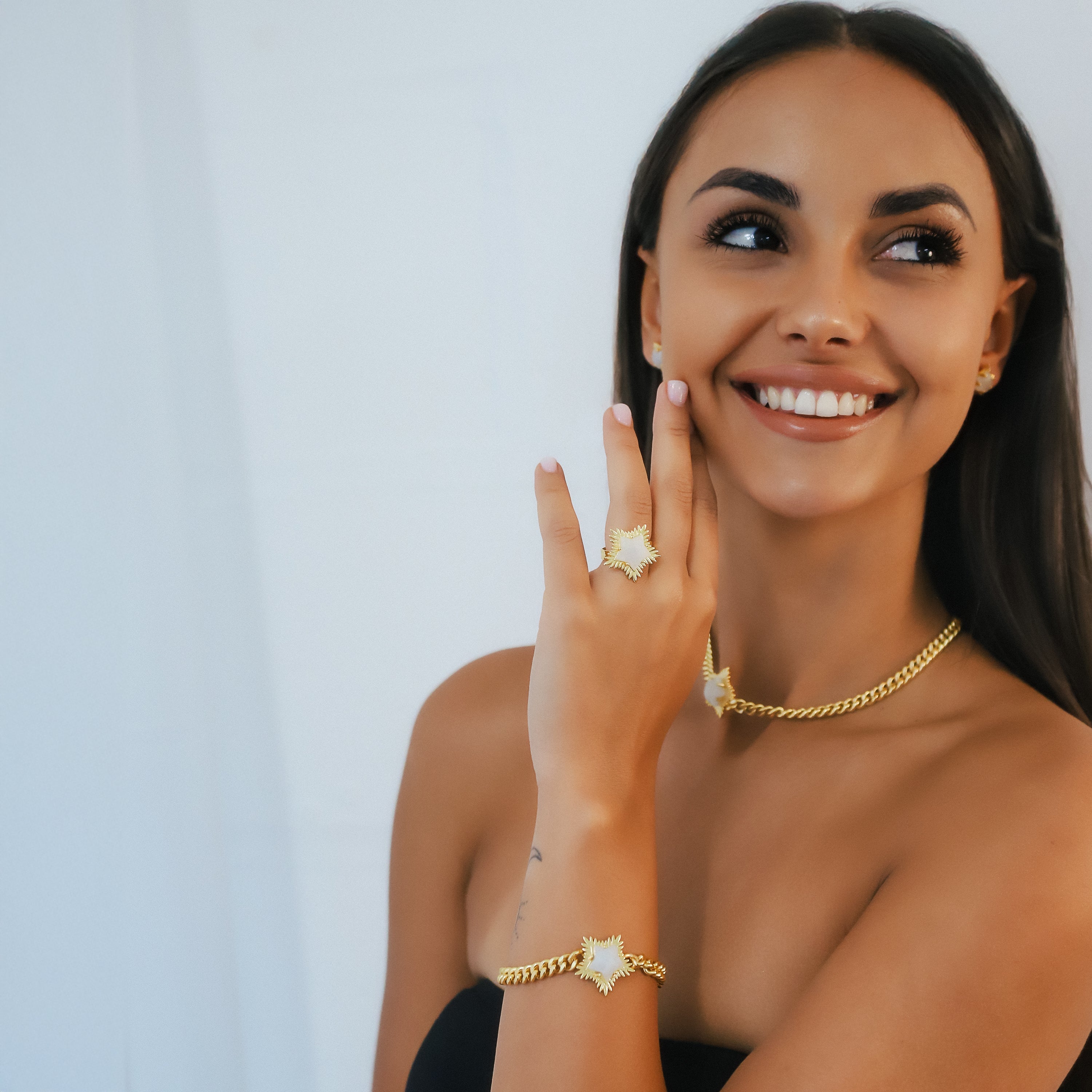 Odette Moonstone Spiky Star Choker Necklace | 18k Gold Plated