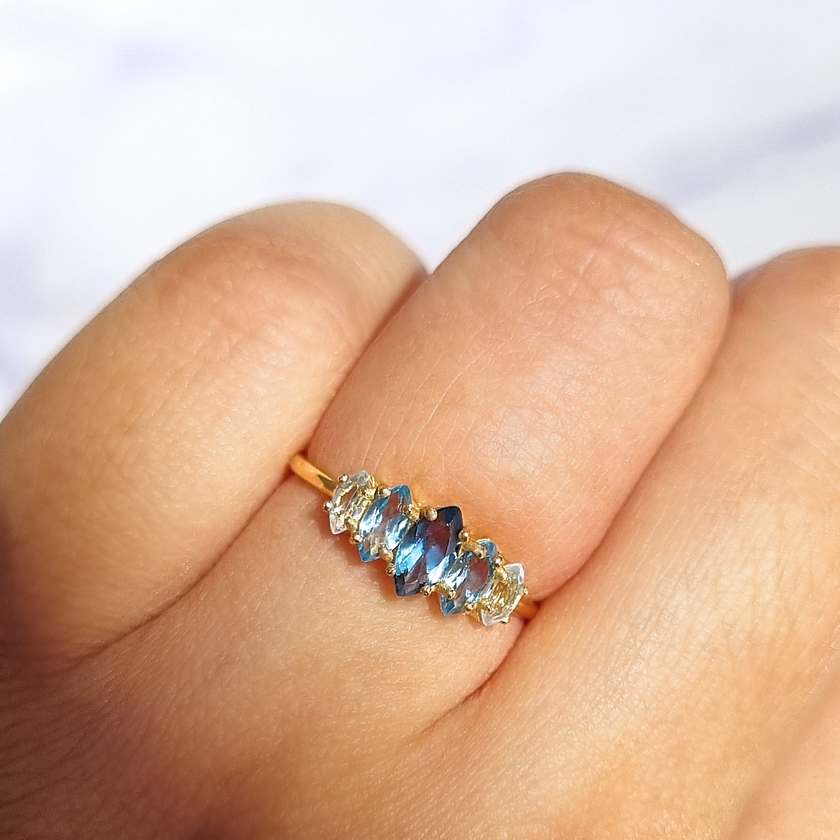 Ombre-Blautopasring in 18k Gold Vermeil