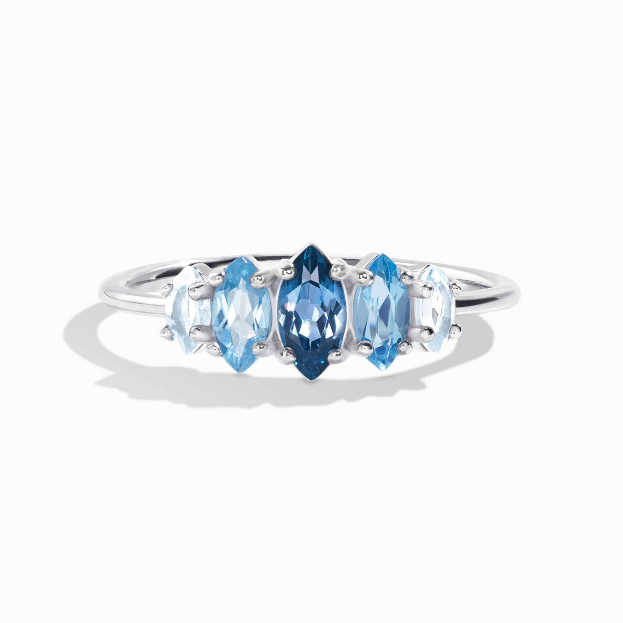 Ring mit Ombré-Blautopas in Sterlingsilber