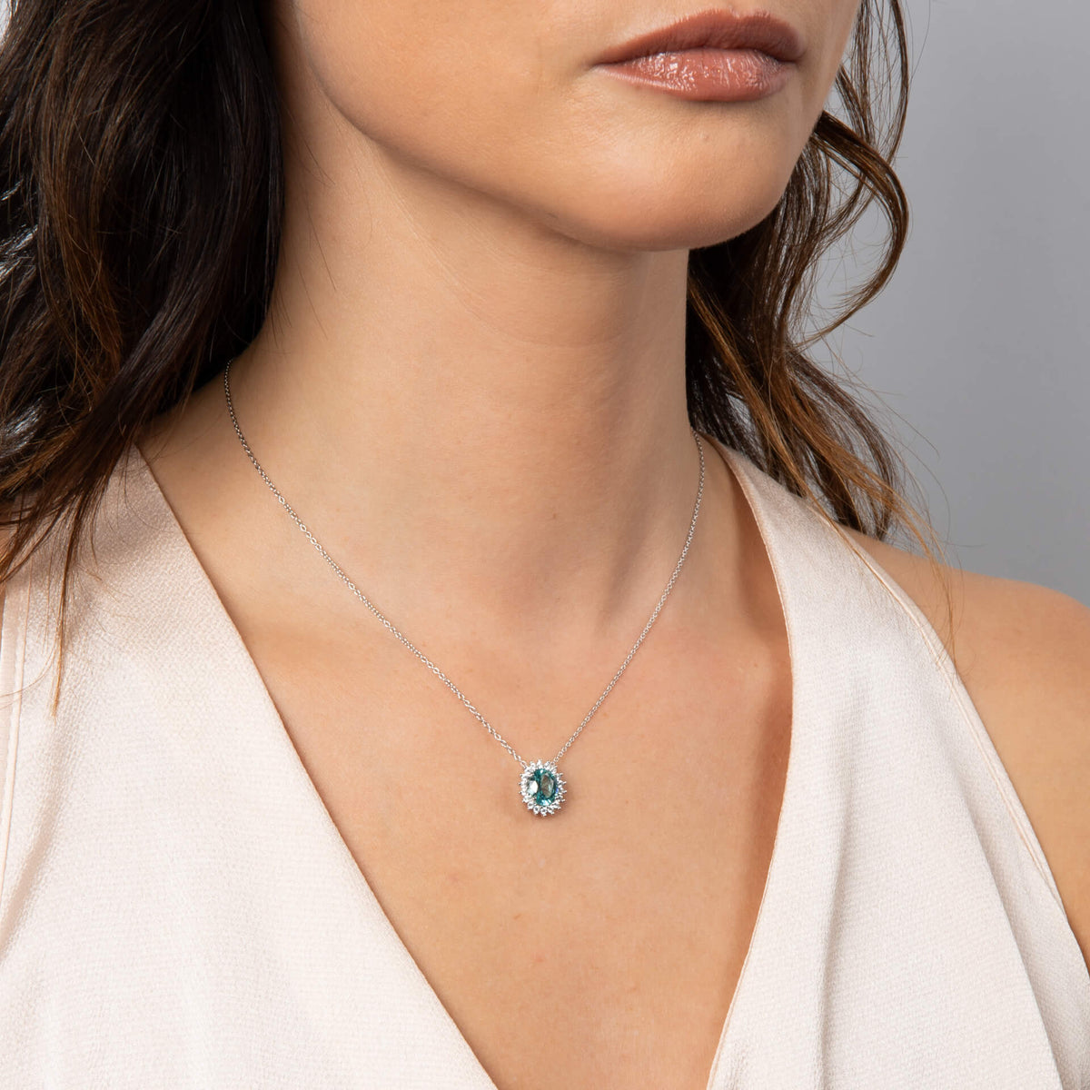 Diamonfire ovaler Zirkonia-Pavé-Anhänger
