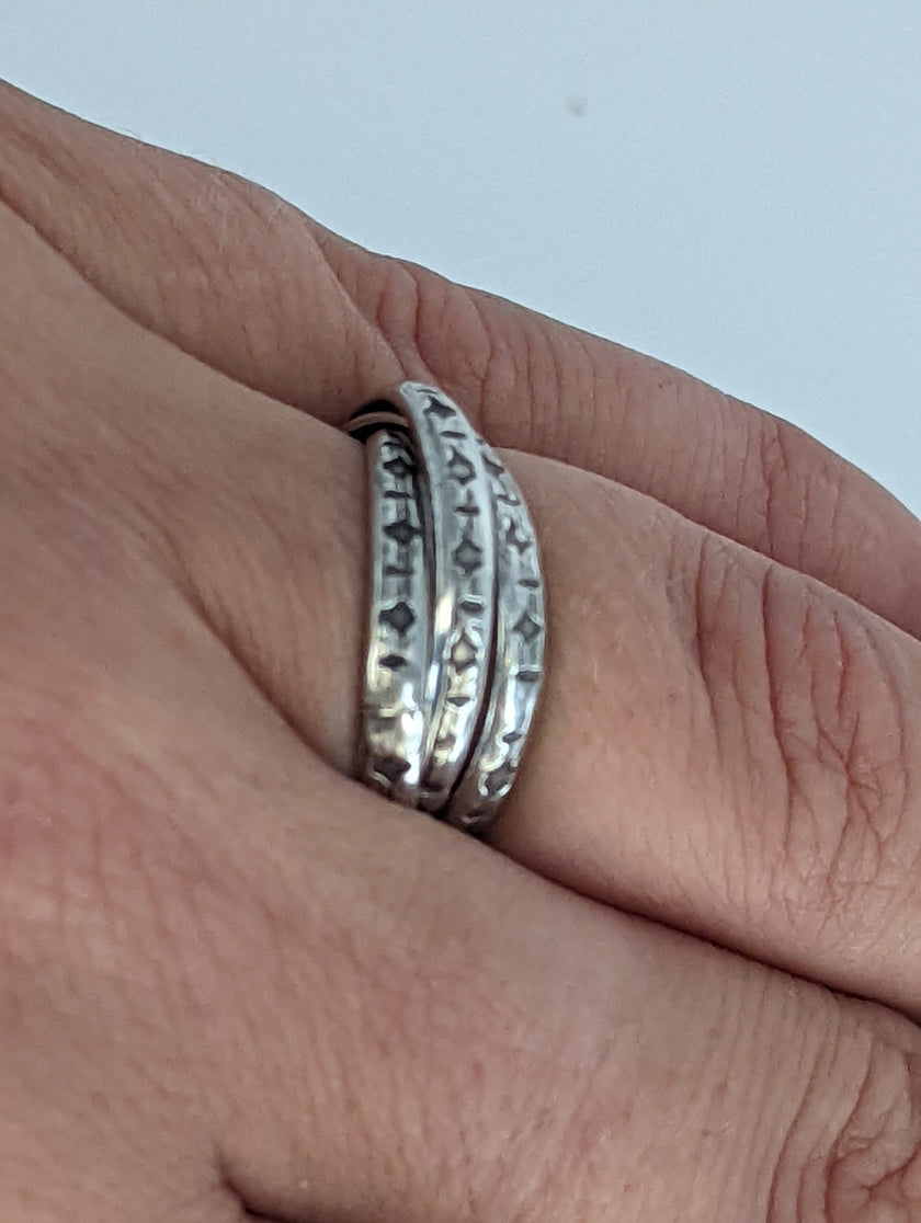 925 Silver Interlinking Bands Ring – Handmade Equestrian Jewellery by Silver Steed