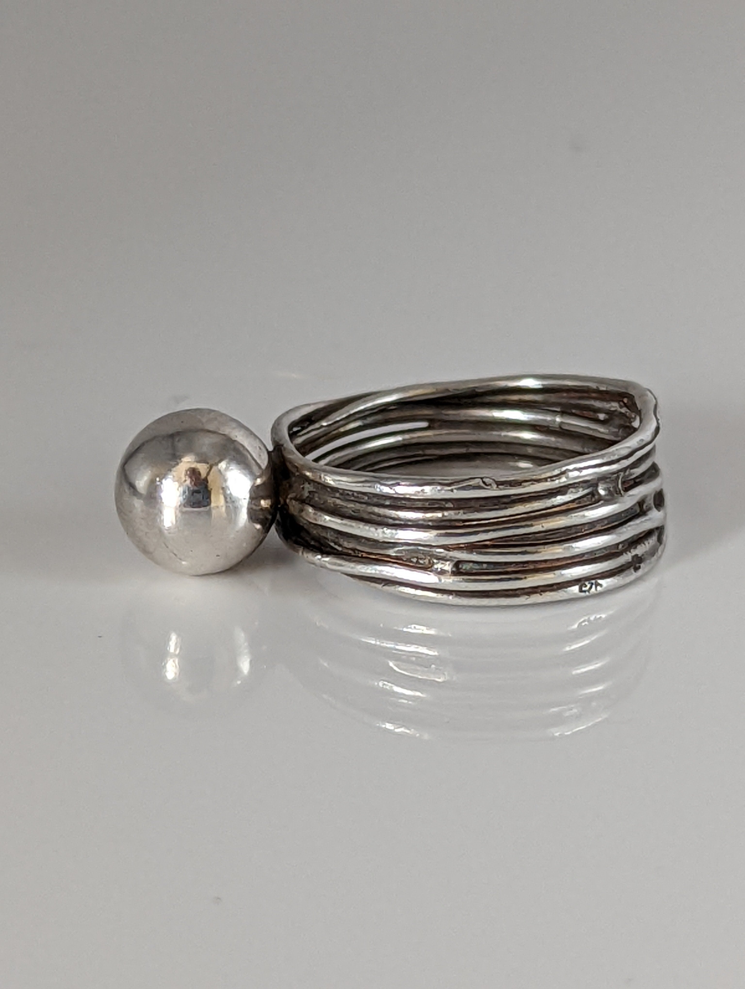 Silver Steed Silver Wired band with large Silver Ball