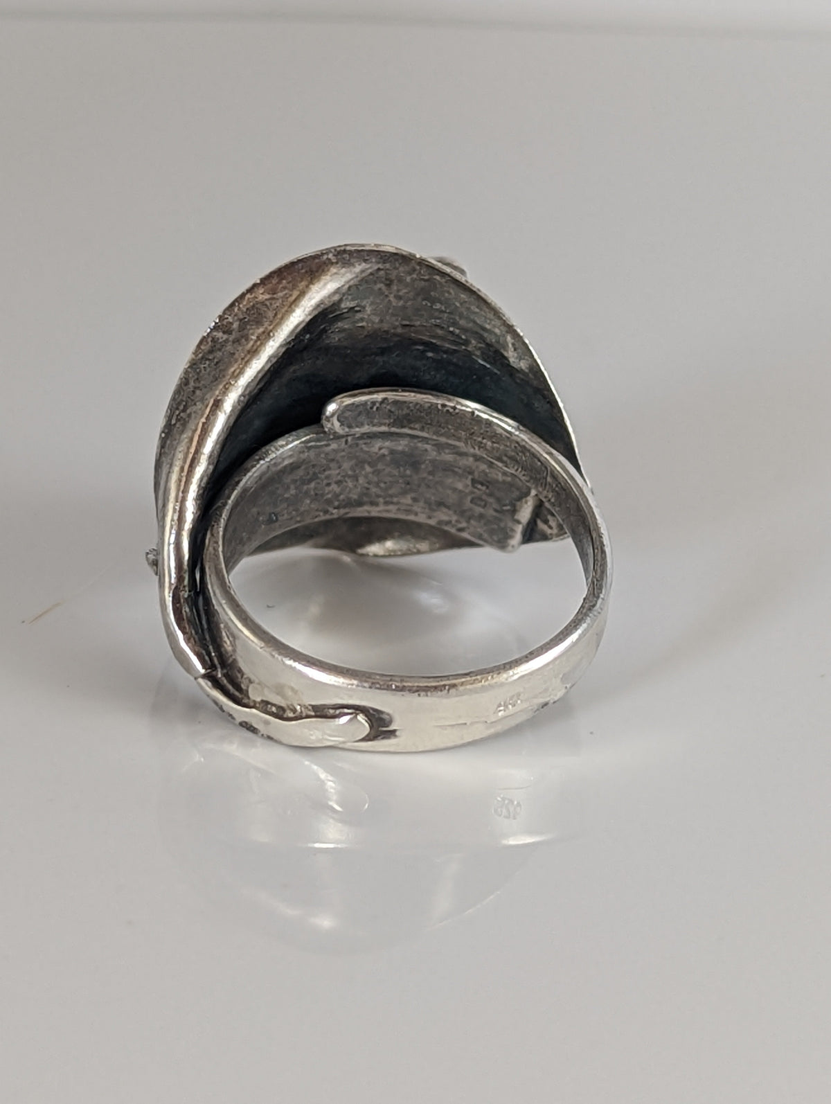 Silver Steed Big Leaf with Ornament Silver Ring