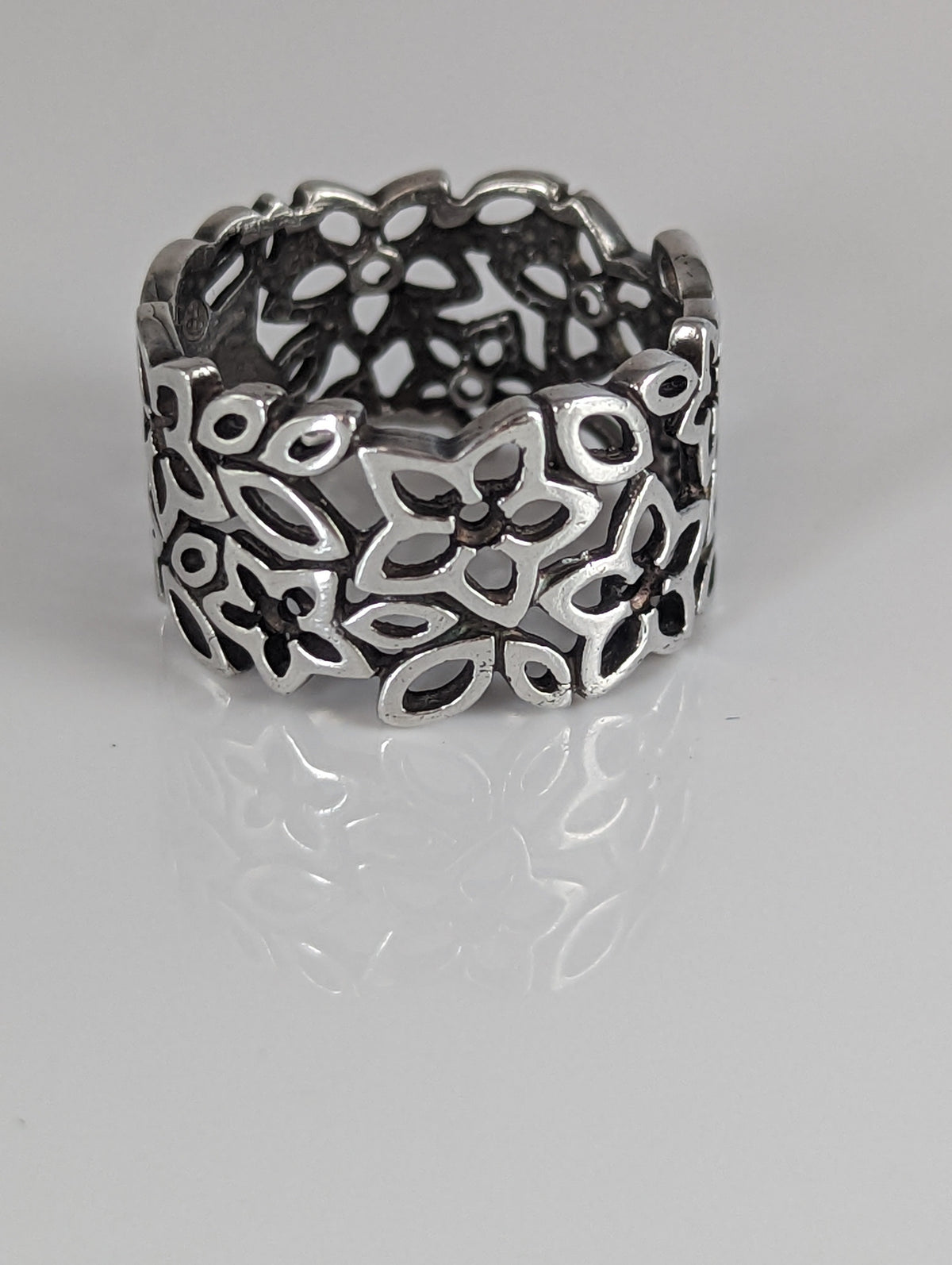 Silberner Hengst Filigranring 2