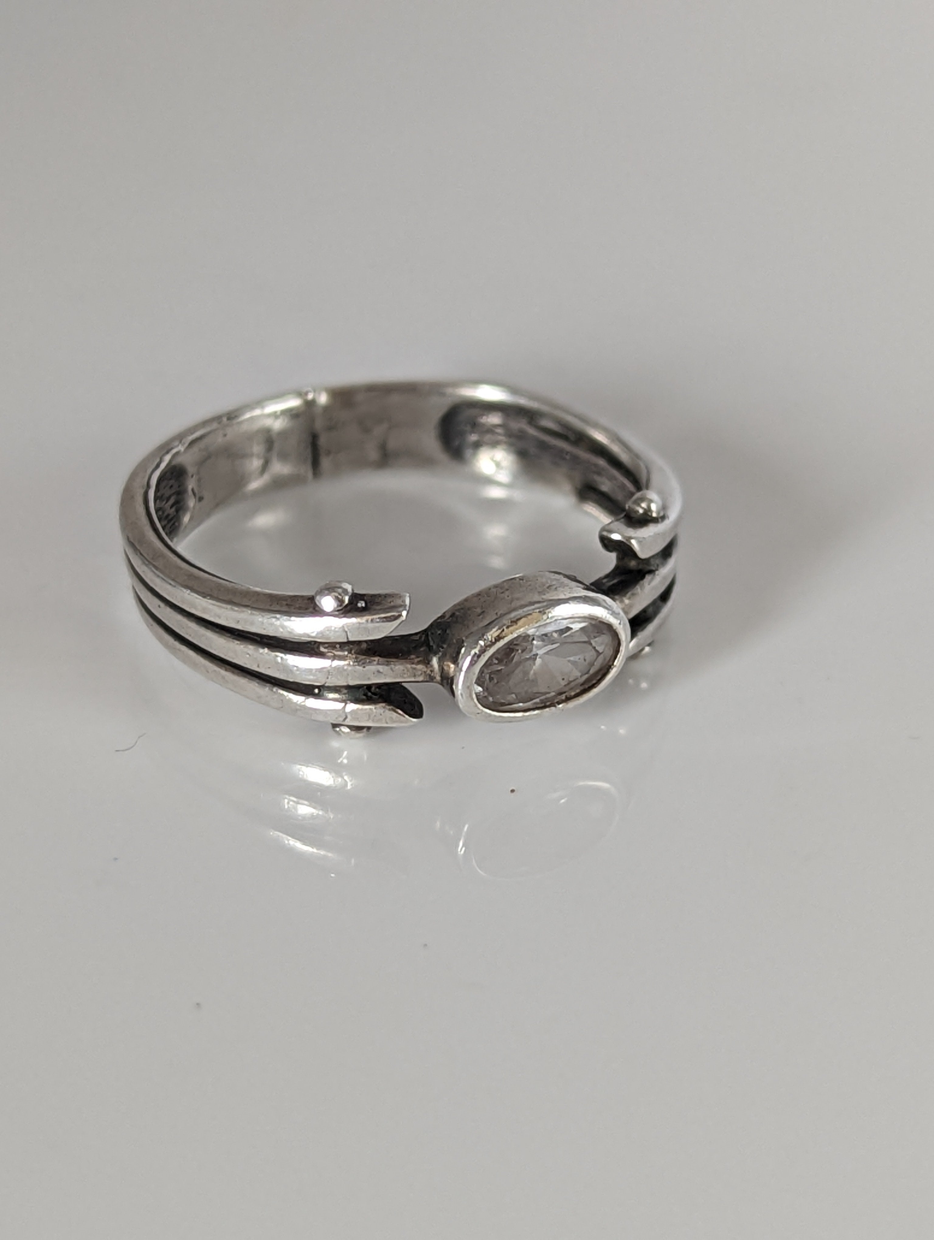 Silver Steed Silver Zirconia Antique Ring