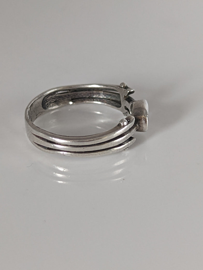 Silver Steed Silver Zirconia Antique Ring