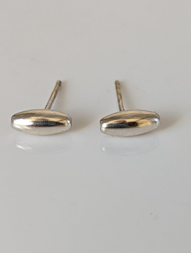 Silver Steed Grain or Bud Stud Earrings