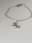 Silbernes Ross-Pferde-Armband an einer zarten Kette