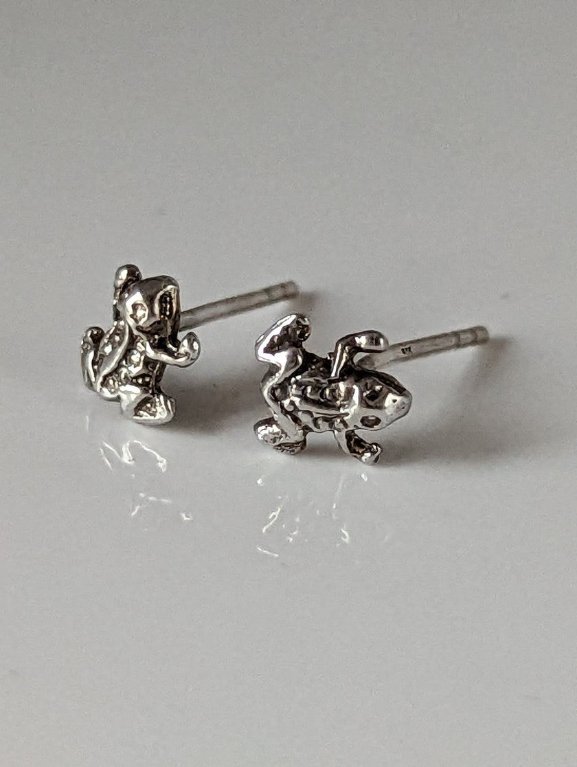 Silver Steed Spotted Frog Stud Earrings