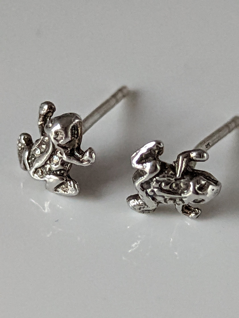Silver Steed Spotted Frog Stud Earrings