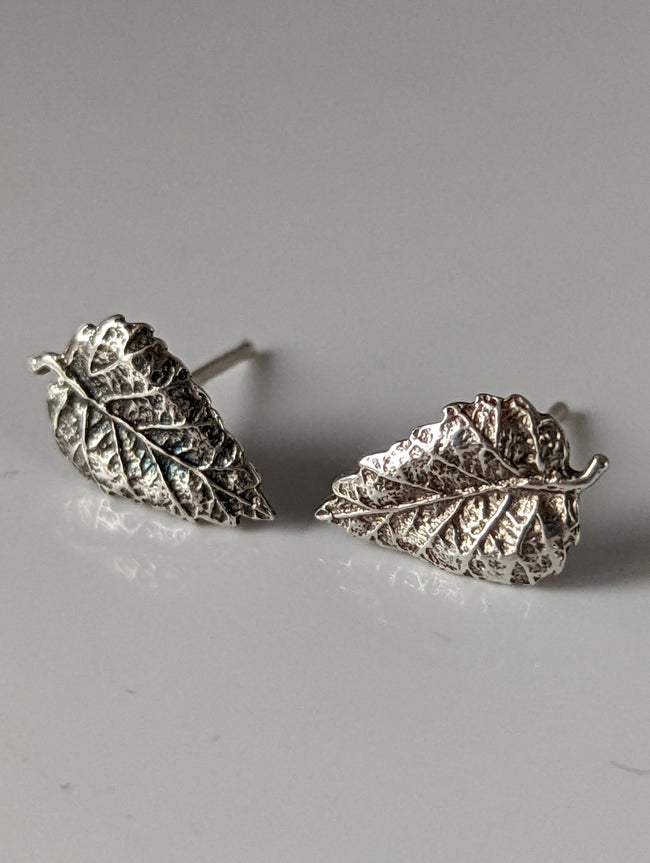 Silver Steed Detailed Leaf Stud Earrings