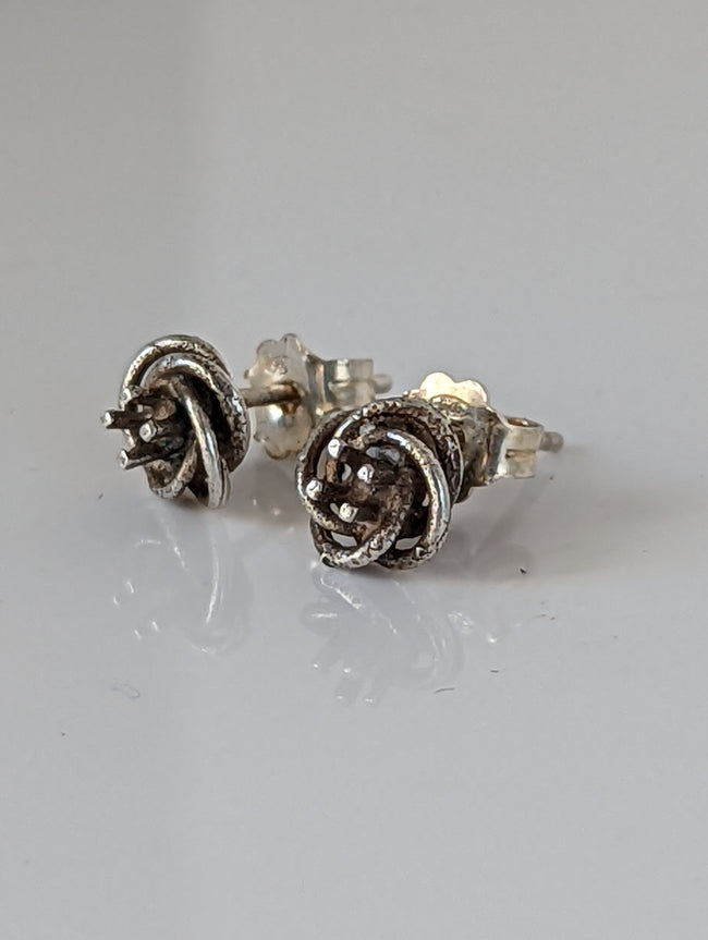 Silver Steed Rope Flower Stud Earrings