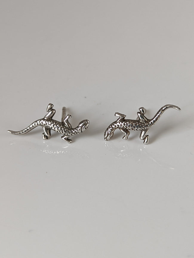 Silver Steed Detailed Lizard Stud Earrings