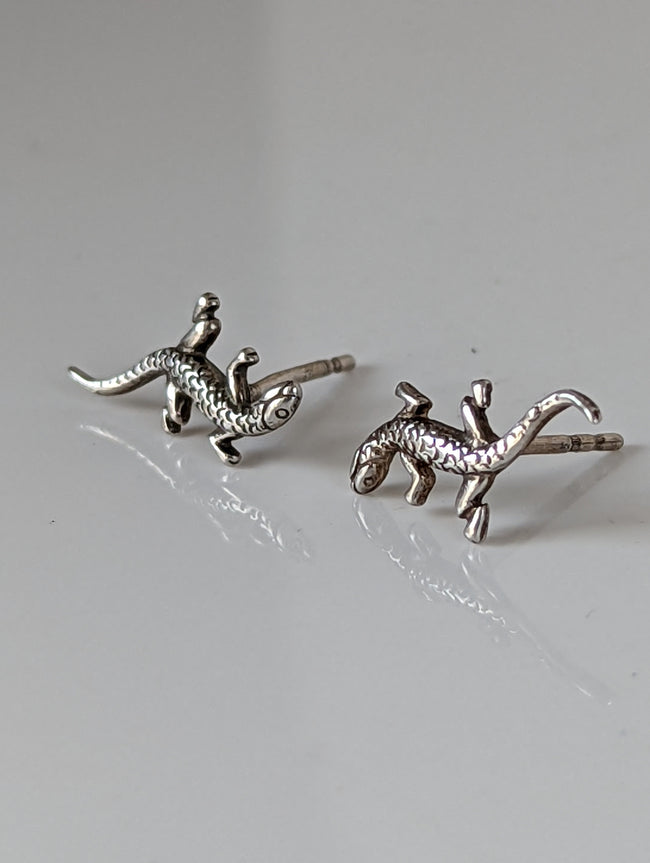 Silver Steed Detailed Lizard Stud Earrings