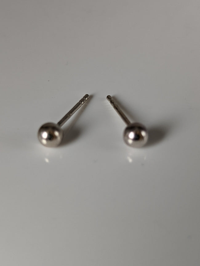 Silver Steed Small Ball Stud Earrings
