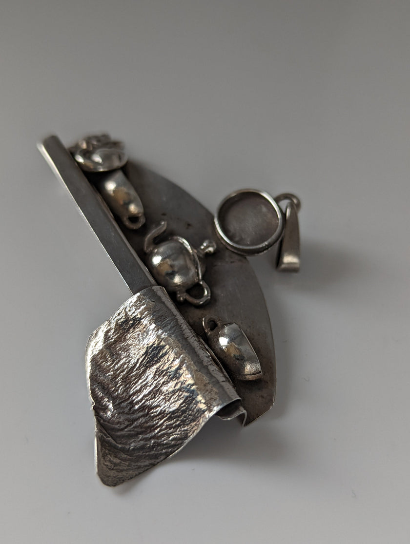 Silver Steed A Cat's Shelf Silver Pendant