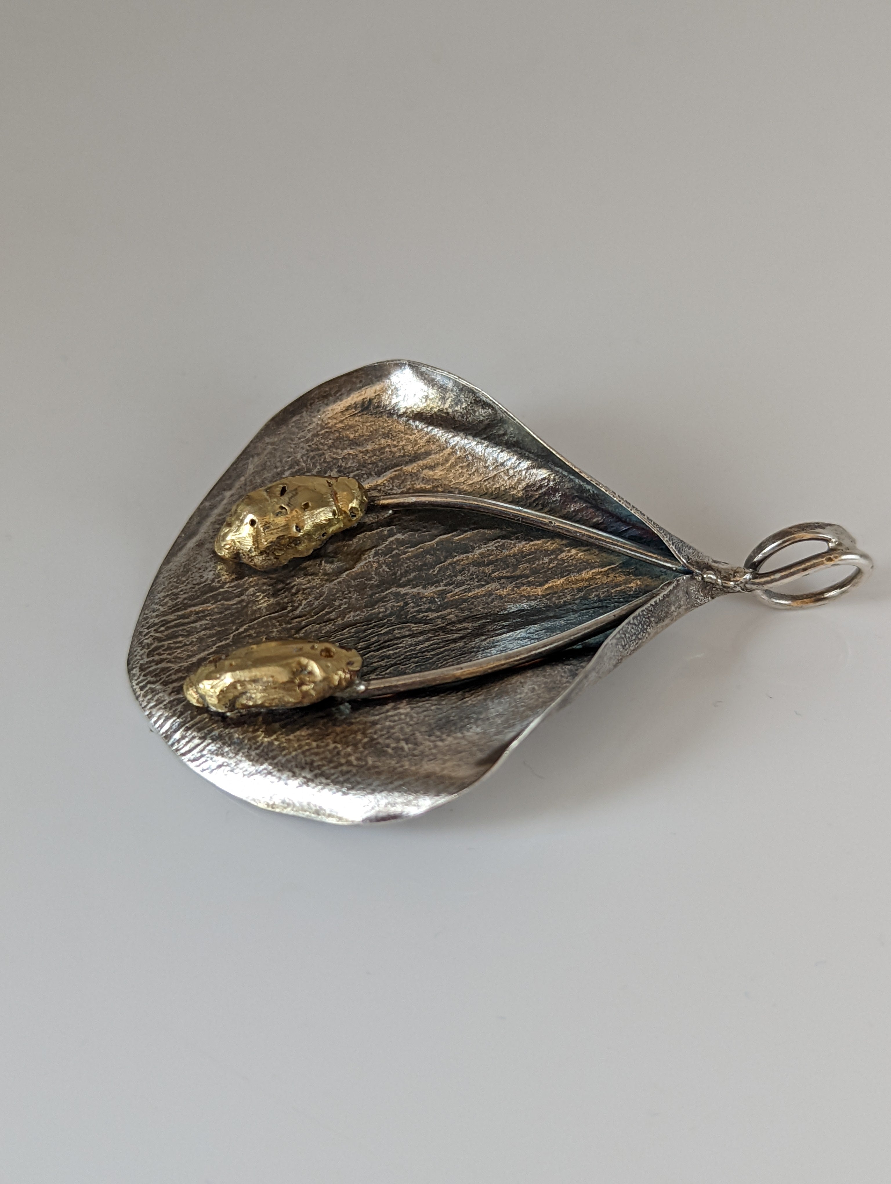 Silver Steed Extravagant Leaf & Stems Silver Pendant