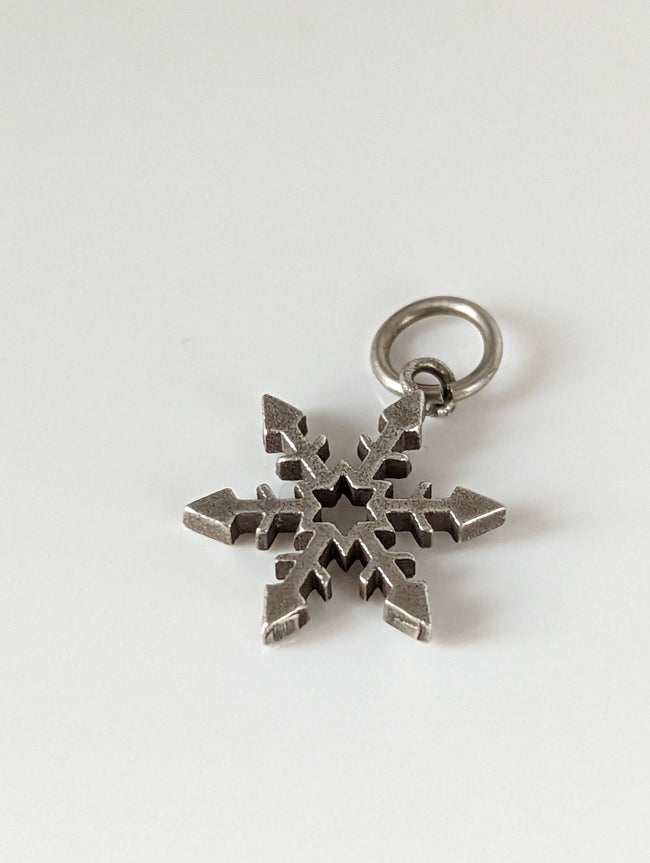 Silver Steed Snowflake Silver Pendant