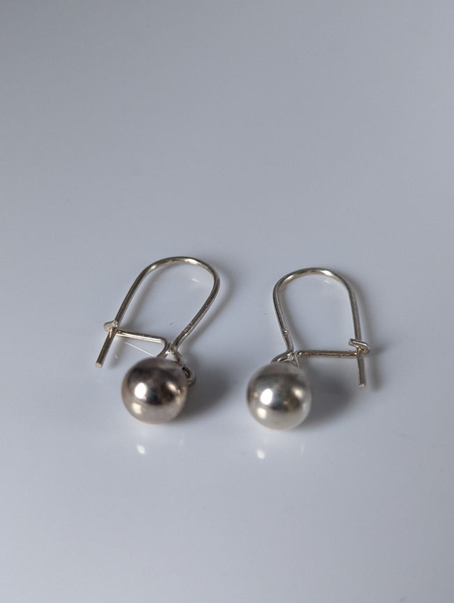 Pendientes Grandes Bolas Caídas Steed Plateado