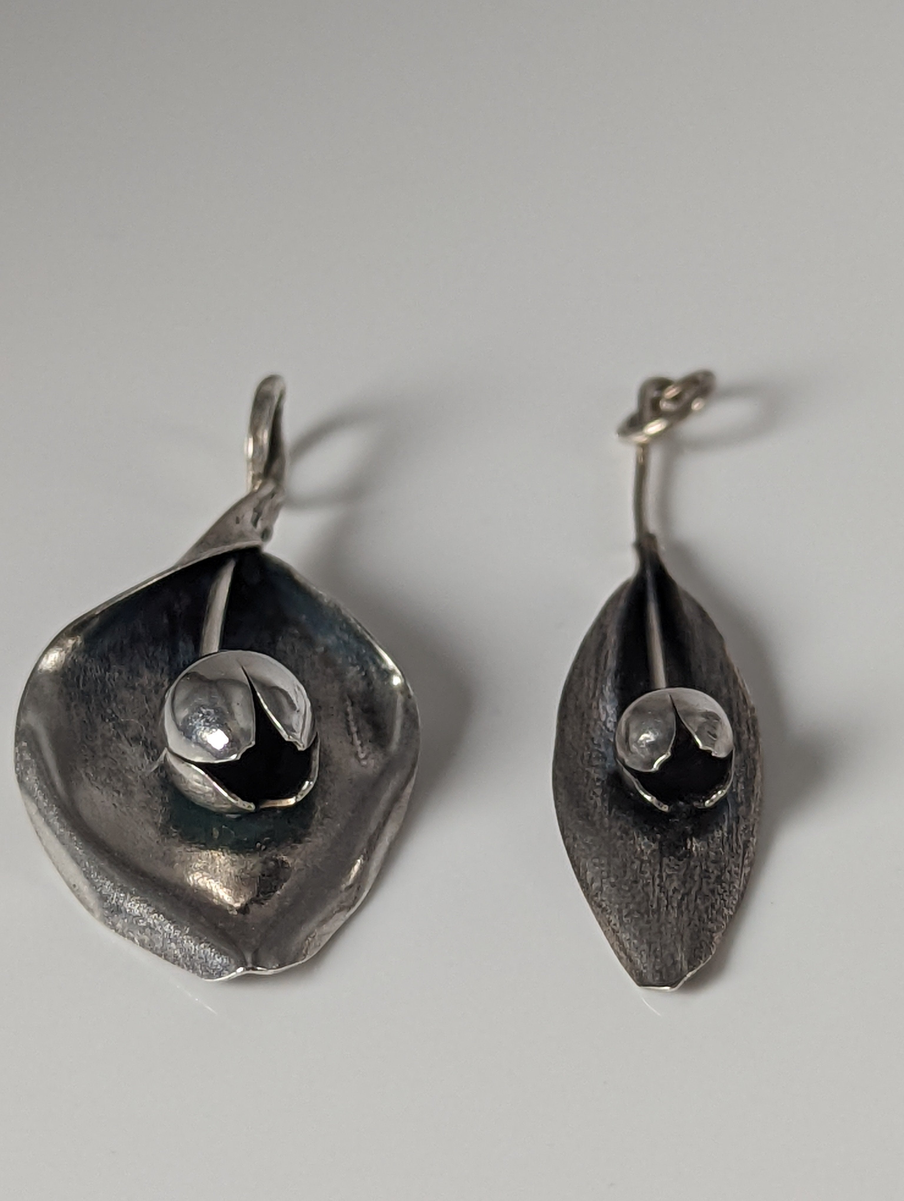 Silver Steed Tulip Pendant