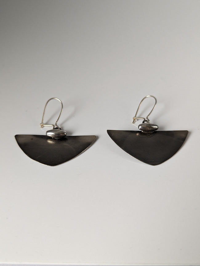 Pendientes Isósceles Corcel Plateado