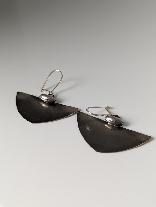 Pendientes Isósceles Corcel Plateado