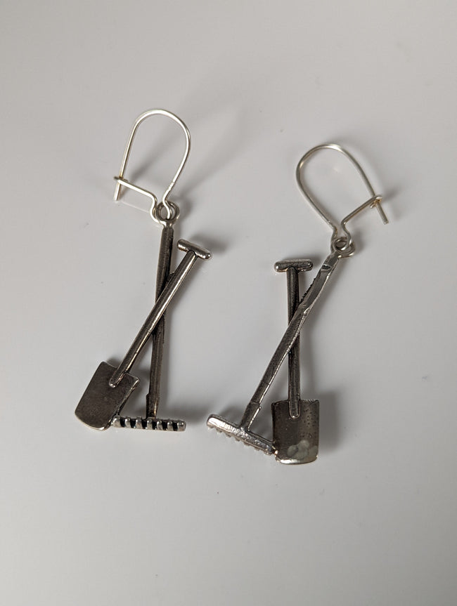Pendientes con herramientas de jardinería Silver Steed