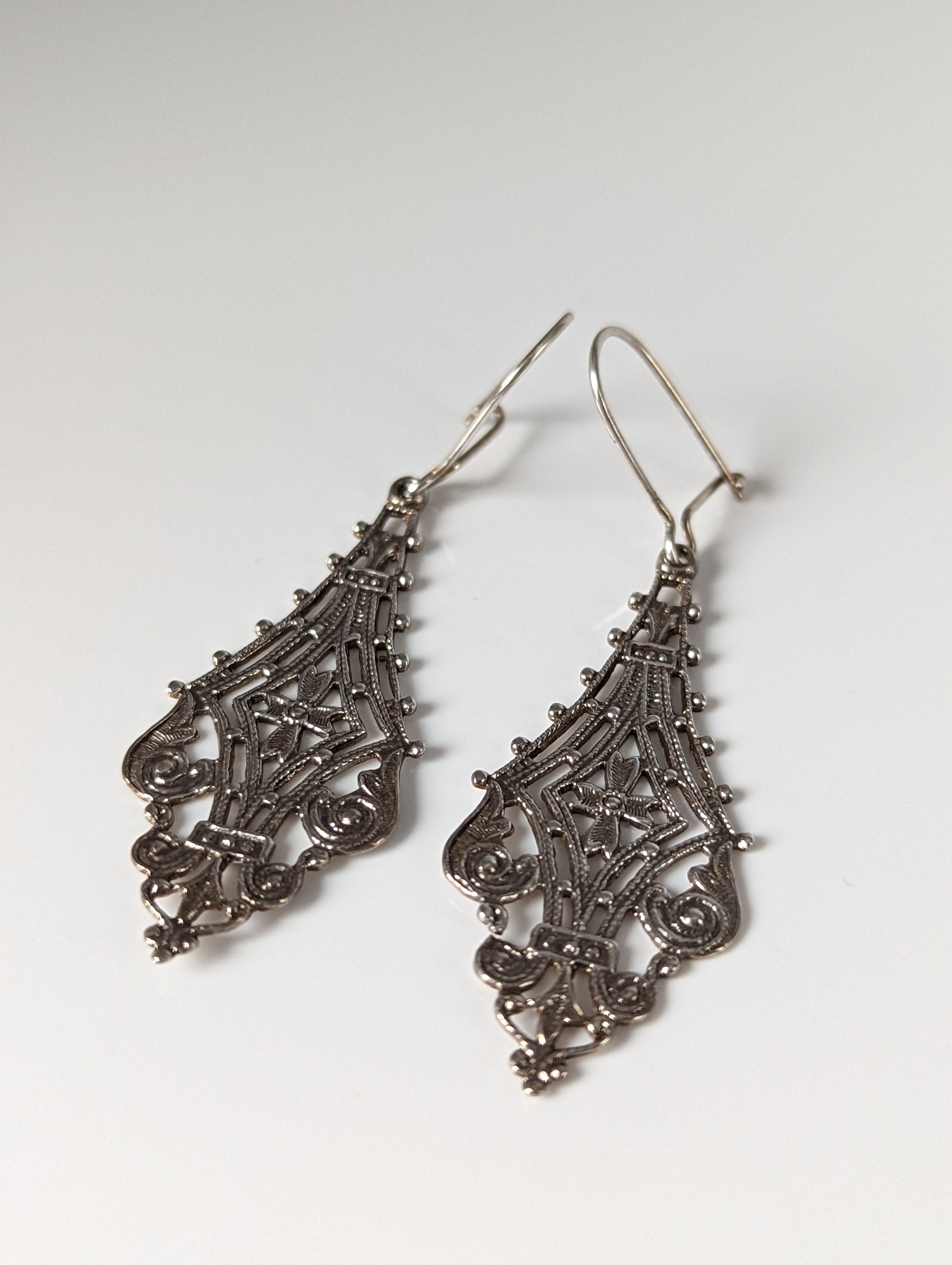 Silver Steed Filigree Crest Dropped Earrings