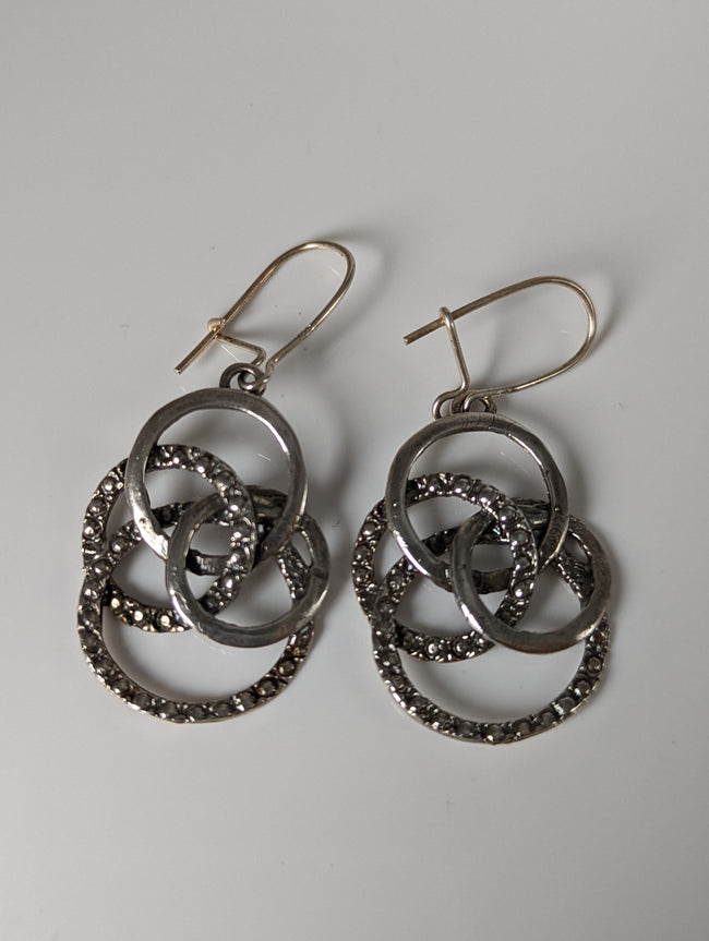 Silver Steed Linked Rings Dropped Earrings